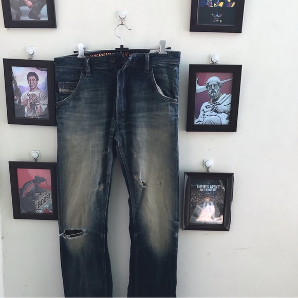 Authentic Diesel ripped denim (32-34) - Picture 7 of 10